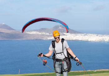 learn to paraglide in Los Giles